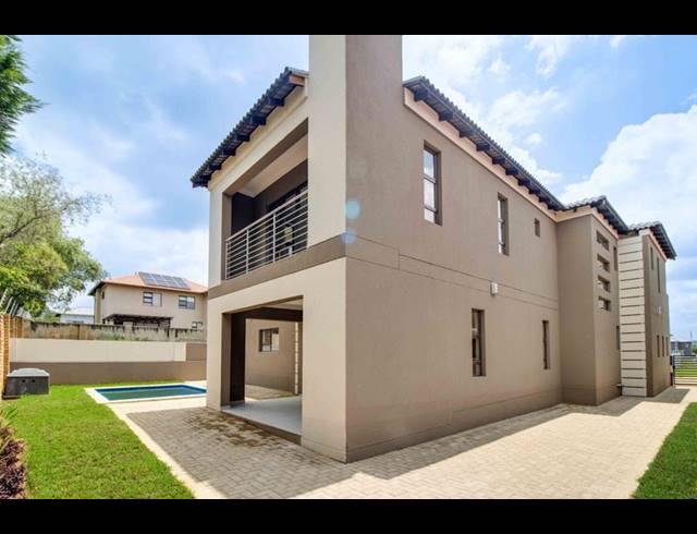 4 BEDROOM HOUSE FOR SALE IN RUIMSIG